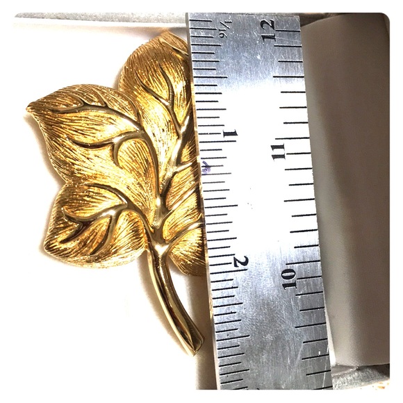 💕Christian Dior Vintage Brooch - Picture 2 of 8